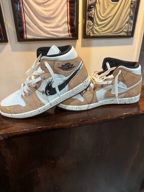 Jordan 1 Mid SE Brushstroke Paint Splatter Sz 11M